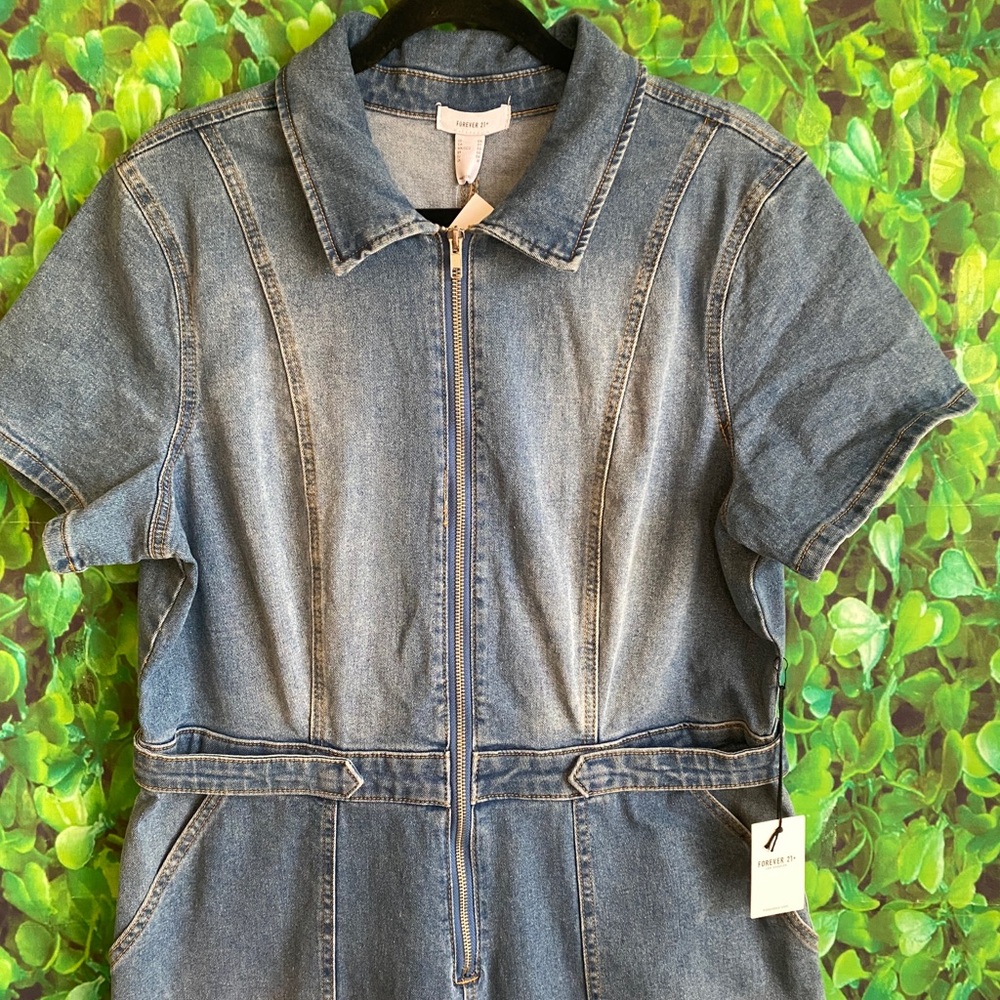Forever 21 - NWT Short Sleeve Denim Jumpsuit(curvy size) - Picture 2 of 5